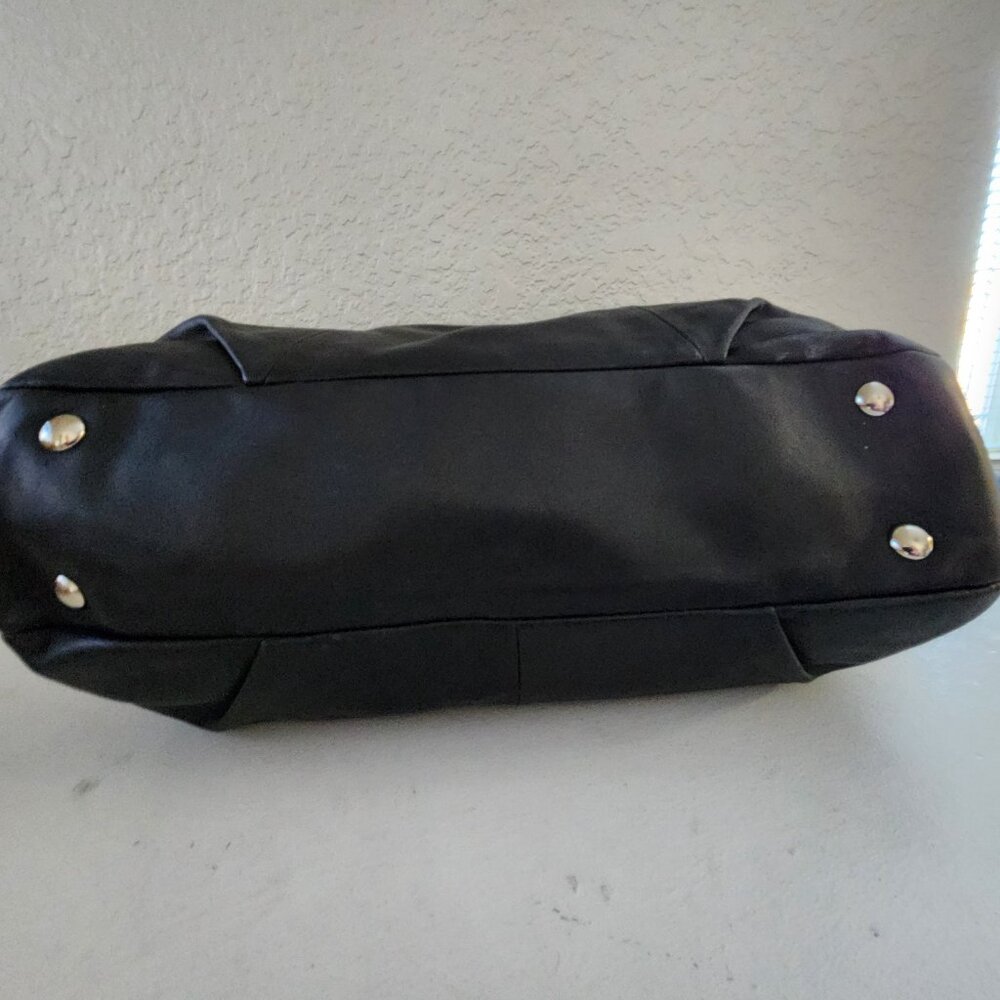 Euc Coach Soho East West Black Leather Shoulder Bag - Picture 7 of 14